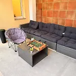 Full Premium City Villa - 2 Bedrooms For 5 People - Near Metro