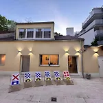 Full Premium City Villa - 2 Bedrooms For 5 People - Near Metro