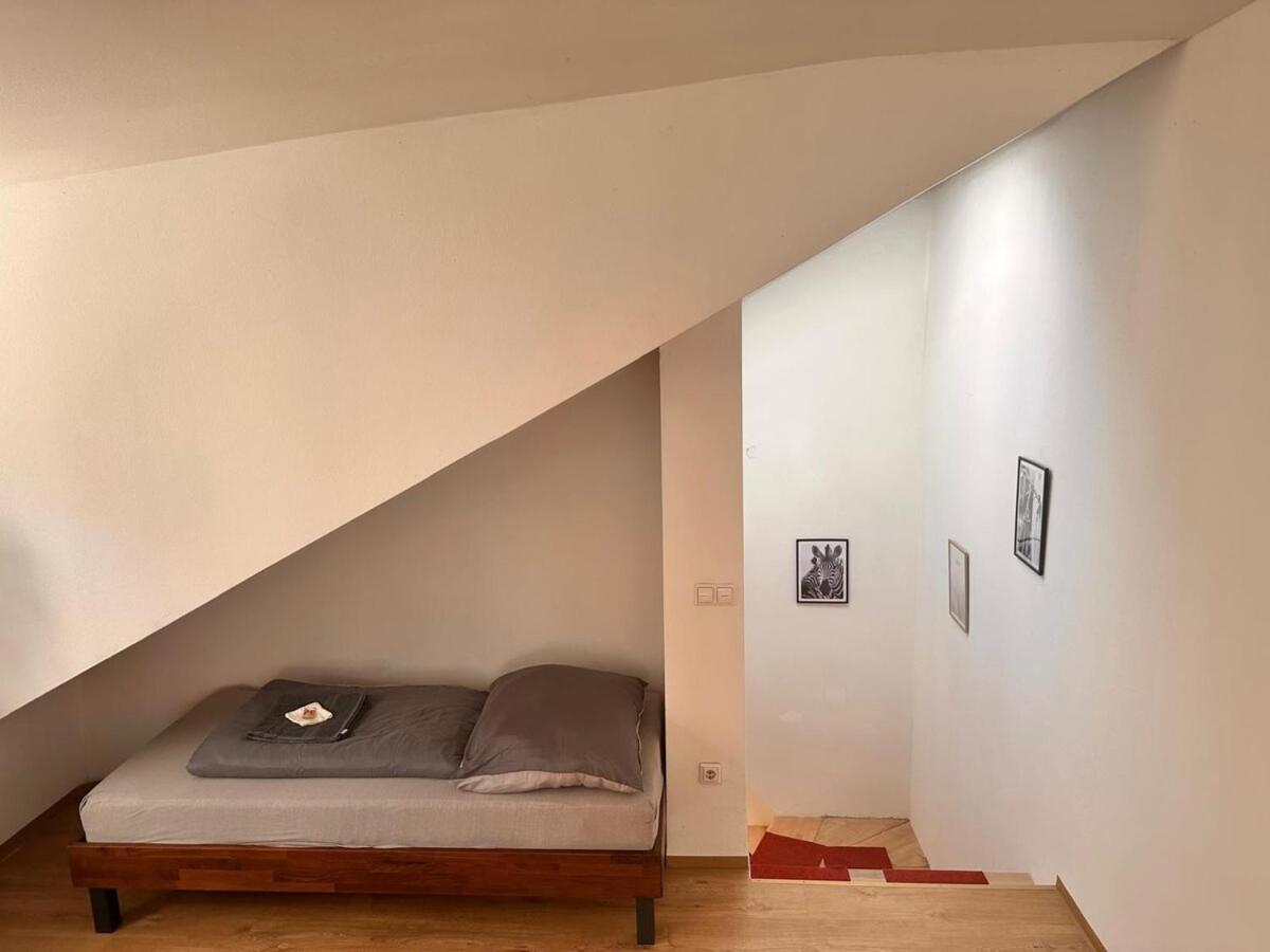 Full Premium - 2 Bedrooms For 5 People - Near Metro Ferienhaus