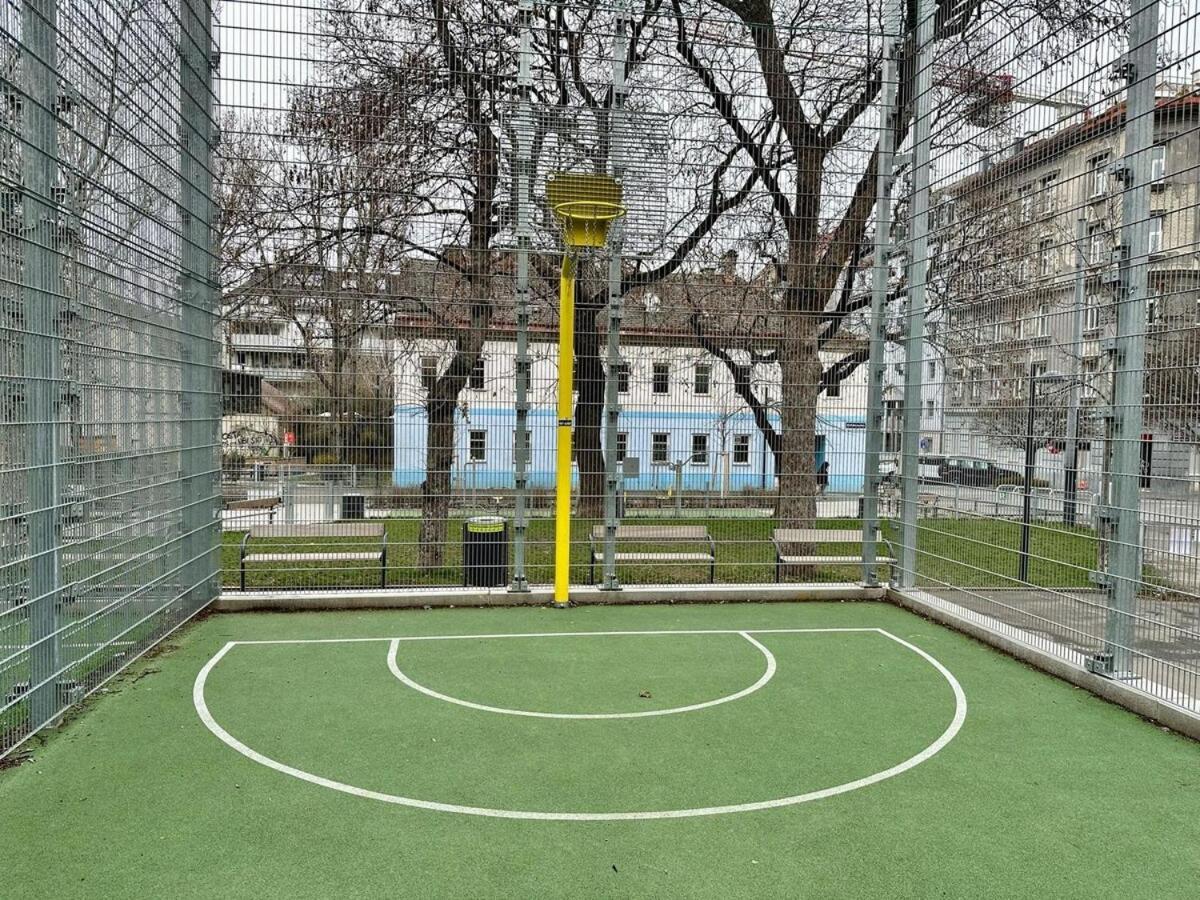 Ferienhaus Full Premium - 2 Bedrooms For 5 People - Near Metro *